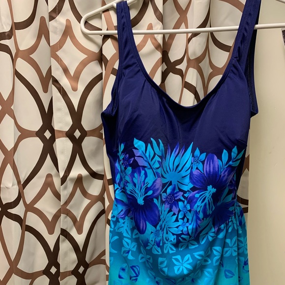 Shore Shapes Bating-suit - Picture 3 of 12